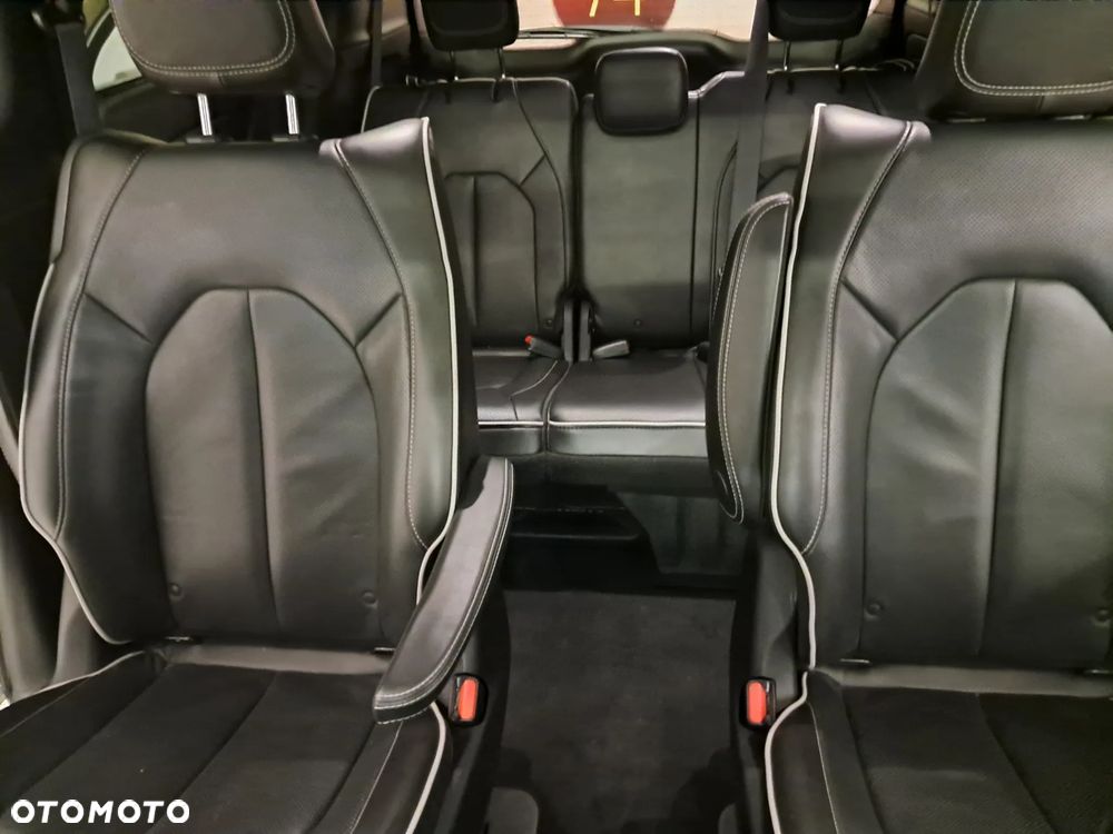 Chrysler Pacifica - 15