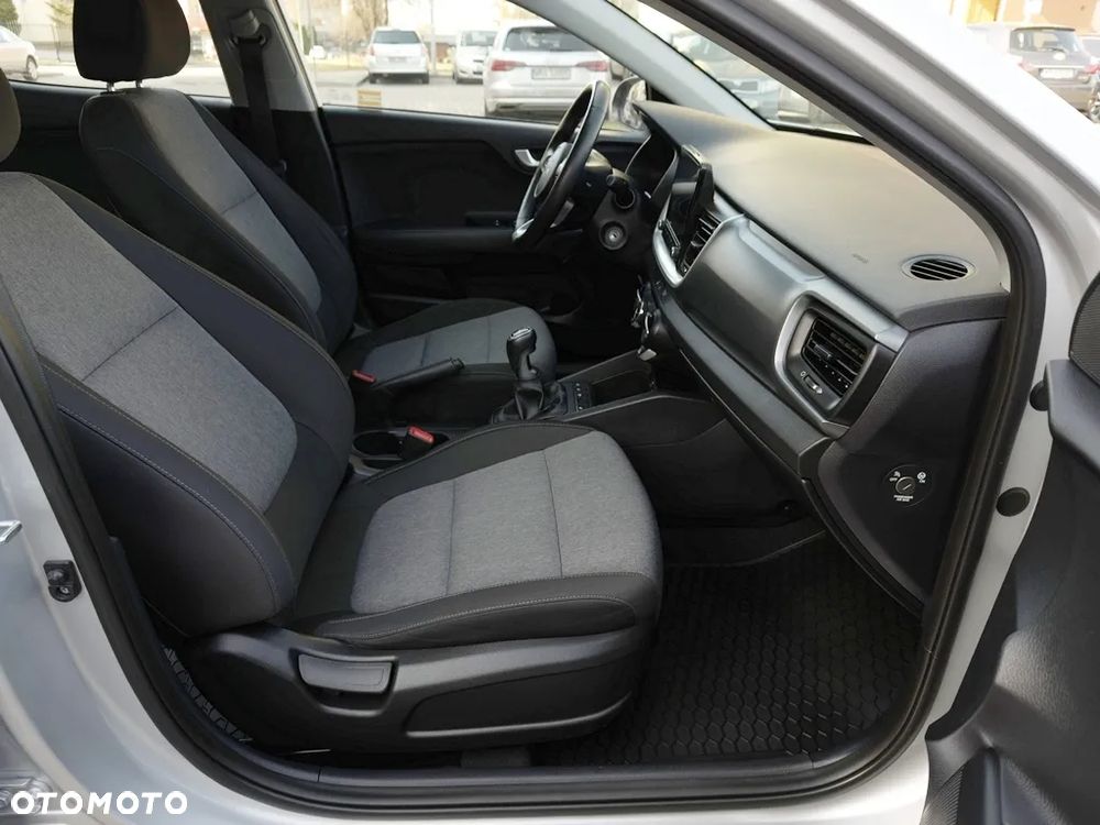 Kia Stonic 1.0 T-GDI L Business Line - 16