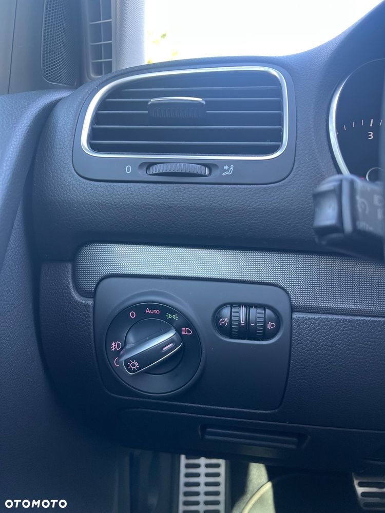 Volkswagen Golf - 9