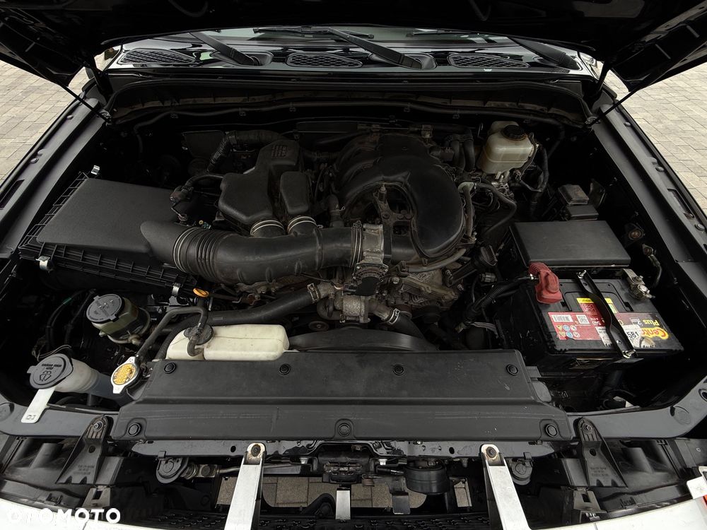 Toyota FJ 2011