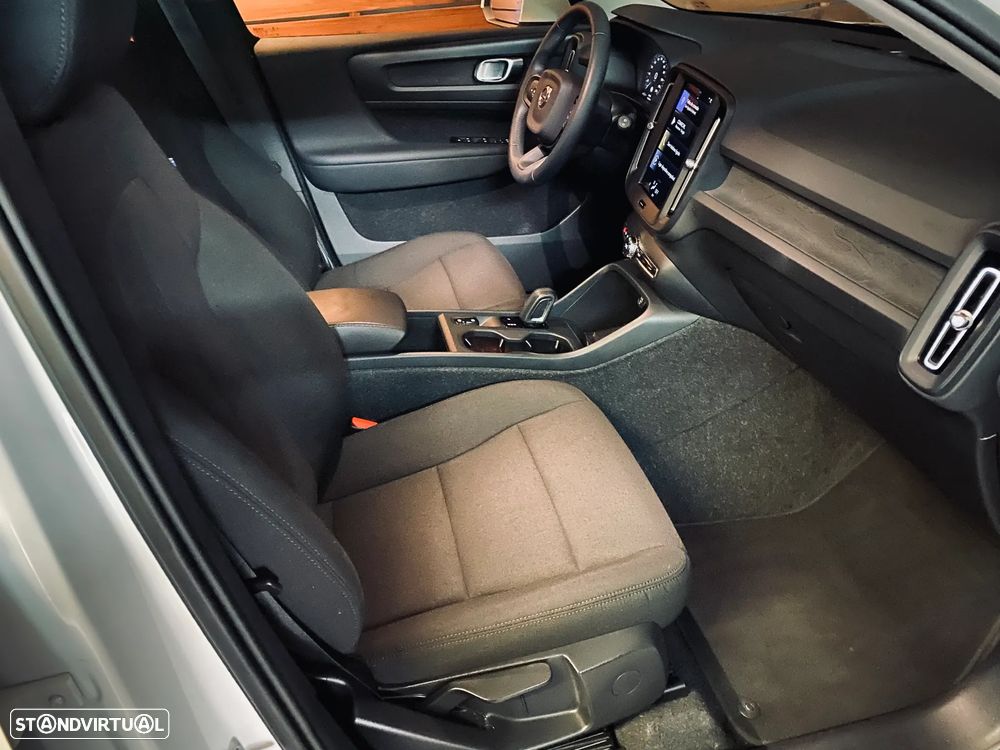 Volvo XC 40 1.5 T3 Momentum Core Geartronic - 6