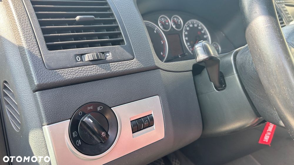 Volkswagen Multivan - 23