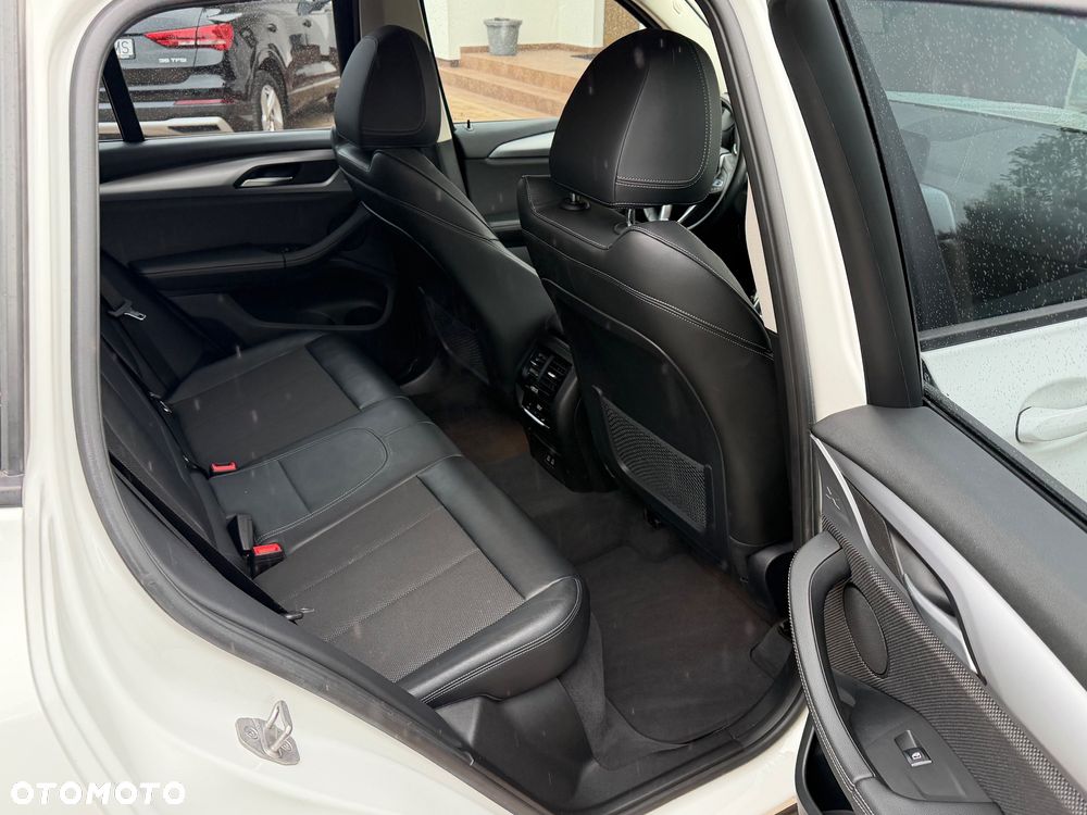 BMW X3 xDrive20i GPF Advantage - 22