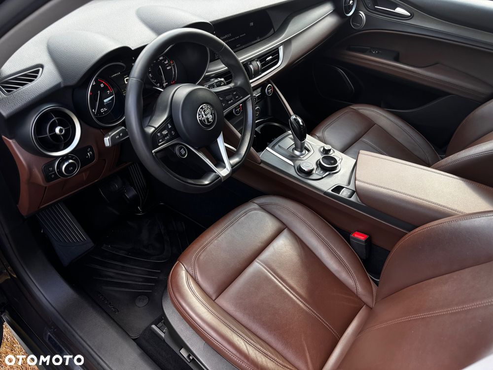 Alfa Romeo Stelvio 2.0 Turbo 16V AT8-Q4 6C Villa dEste - 6