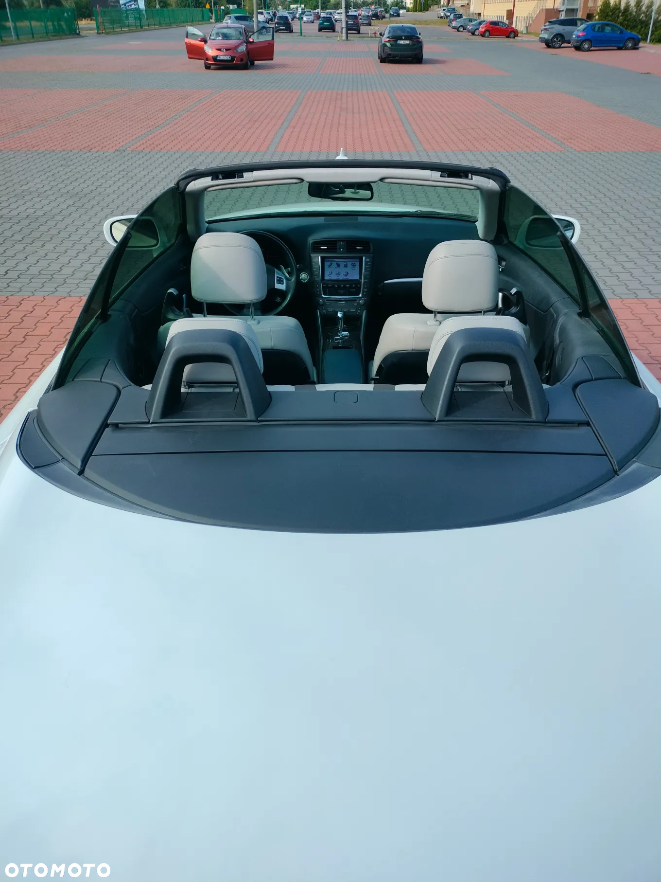 Lexus IS - 37