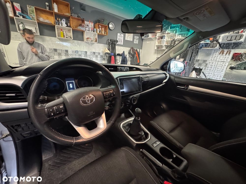 Toyota Hilux 2.4 D-4D Double Cab DLX 4x4 - 21