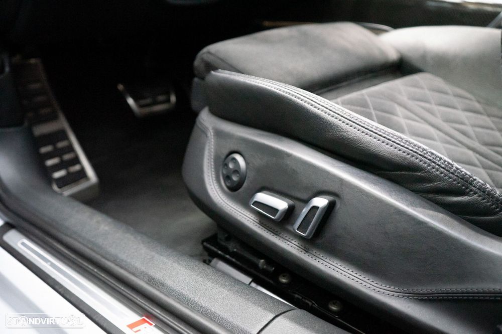 Audi RS6 Avant 4.0 TFSi quattro Tiptronic - 30