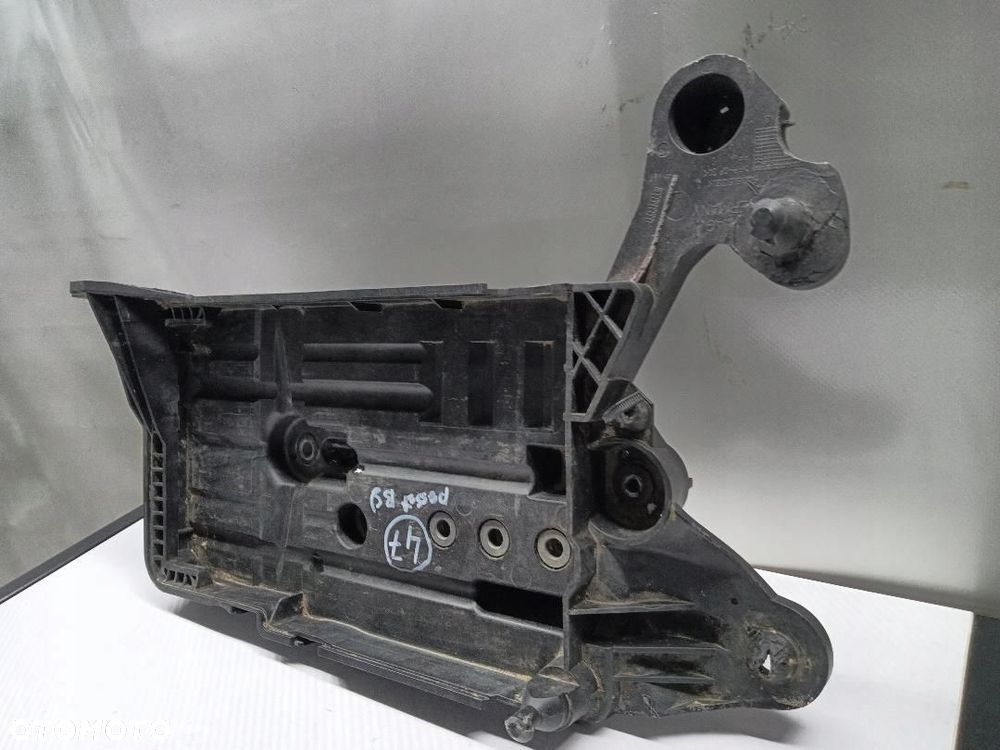 PODSTAWA AKUMULATORA VW PASSAT B8 5Q0915321J - 7