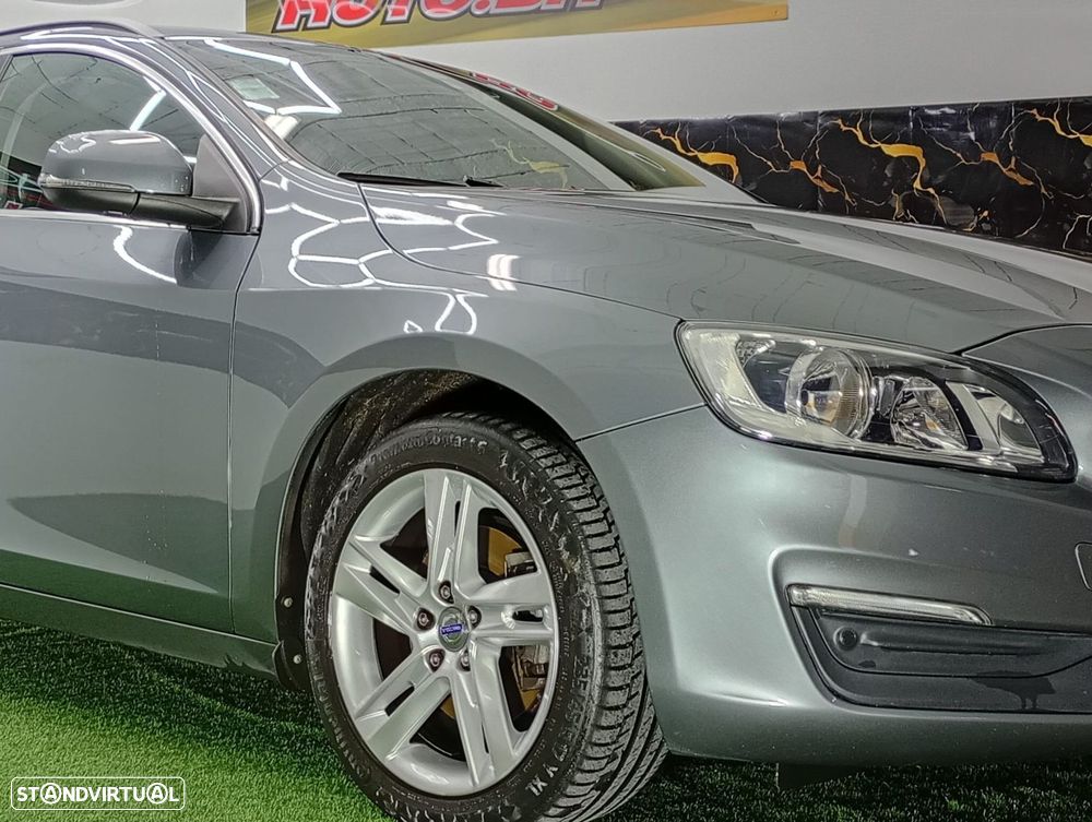 Volvo V60 2.0 D2 R-Design Momentum - 8