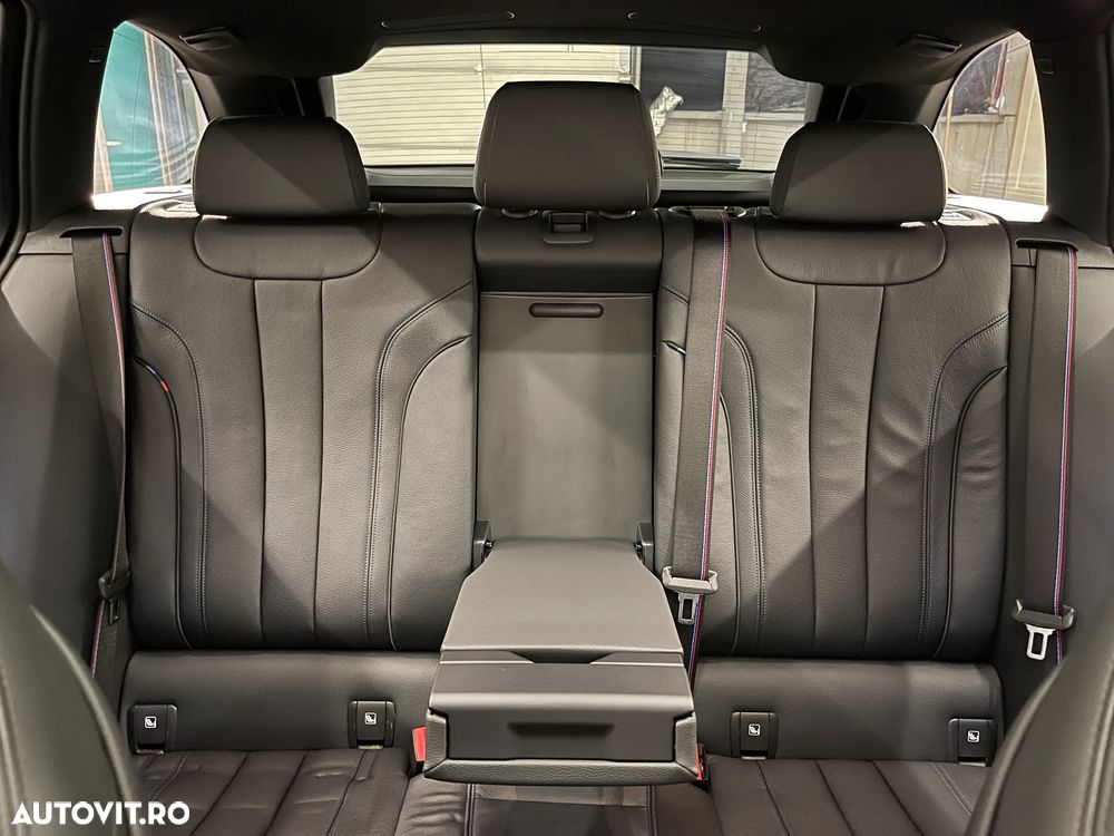 BMW Seria 5 530d xDrive Touring Aut. M Sport Edition - 13