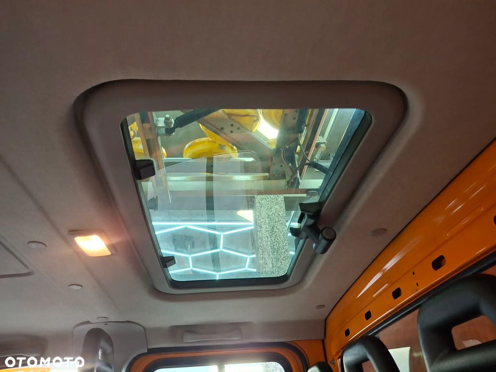 Iveco Daily 35S14 Doka Dubel Brygadówka Służba Drogowa Silnik 3.0 Pomarańczowy 6 Miejsc Hak Kamera Cofania Webasto Ogrzewanie Postojowe Plandeka Tablica Świetlna Światła Ostrzegawcze - 8