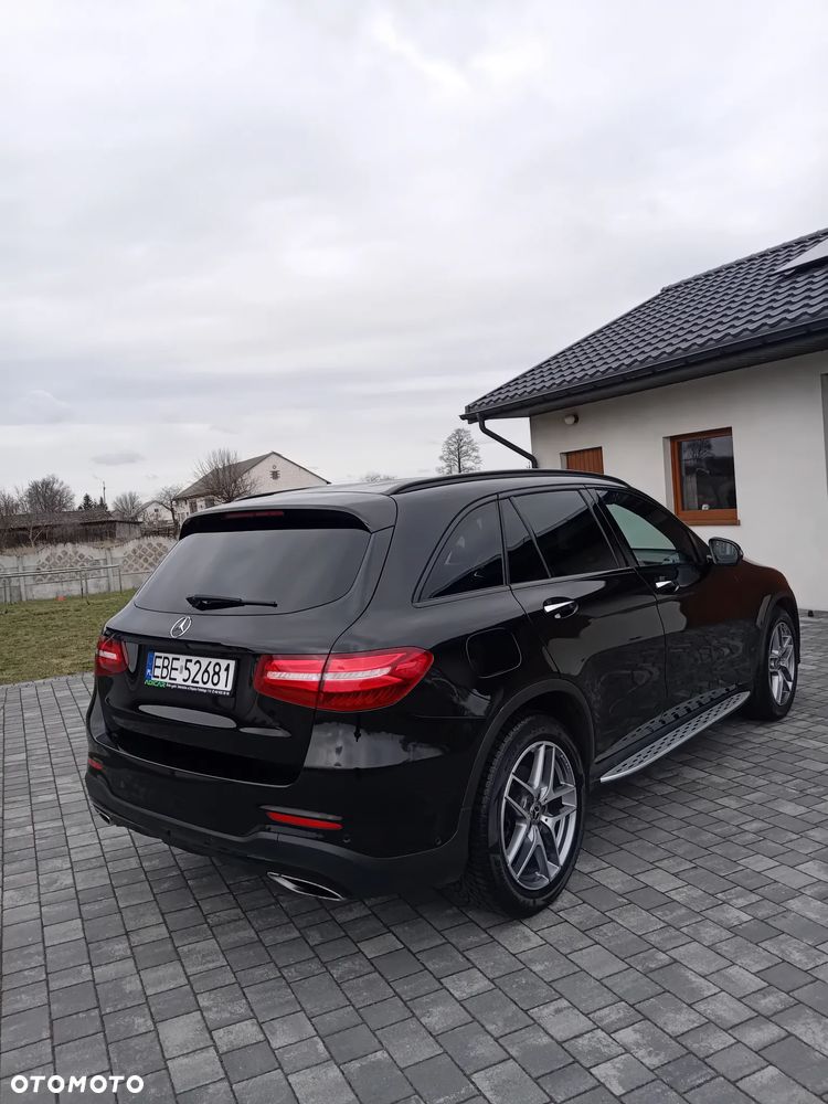 Mercedes-Benz GLC 250 4Matic 9G-TRONIC AMG Line - 2