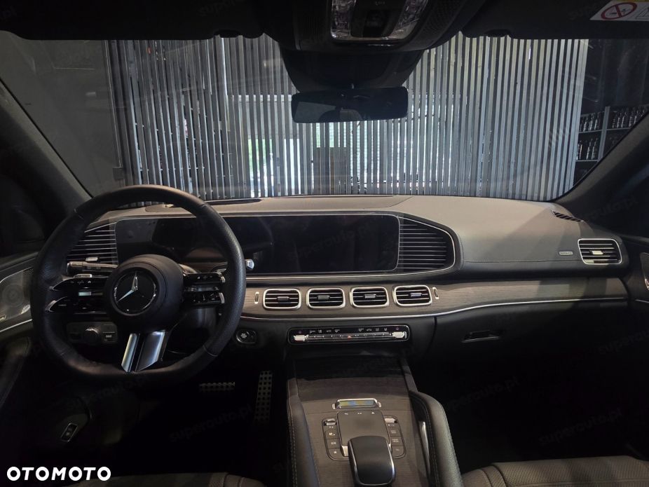 Mercedes-Benz GLS - 10