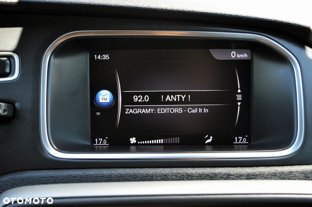 Volvo V40 T2 Momentum - 19