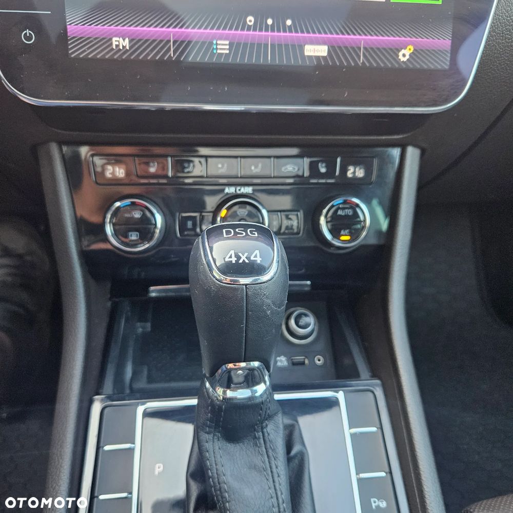 Skoda Superb 2.0 TDI 4x4 L&K DSG - 15