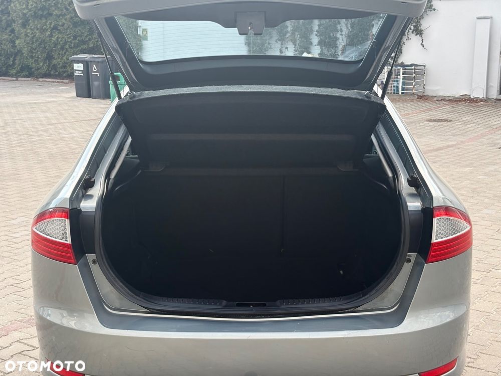 Ford Mondeo 2.0 Trend / Trend+ - 12