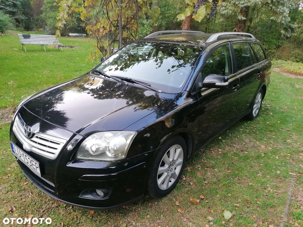 Toyota Avensis 1.8 VVT-i Combi Sol - 1