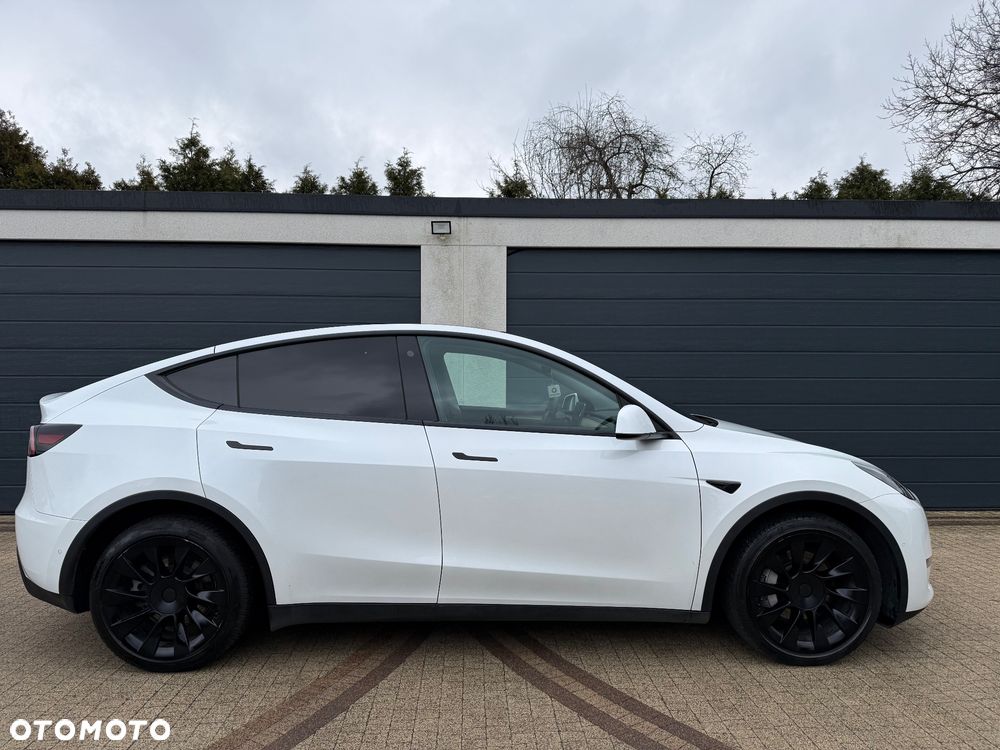 Tesla Model Y Long Range AWD - 14