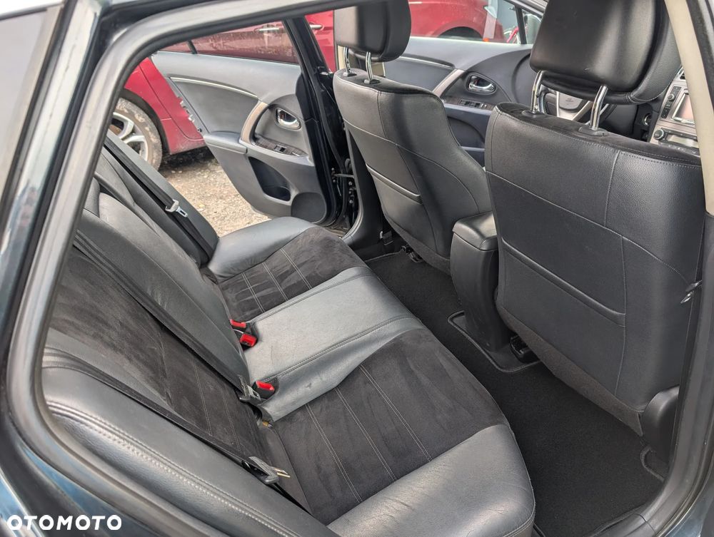 Toyota Avensis 1.8 Sol plus NAVI - 4