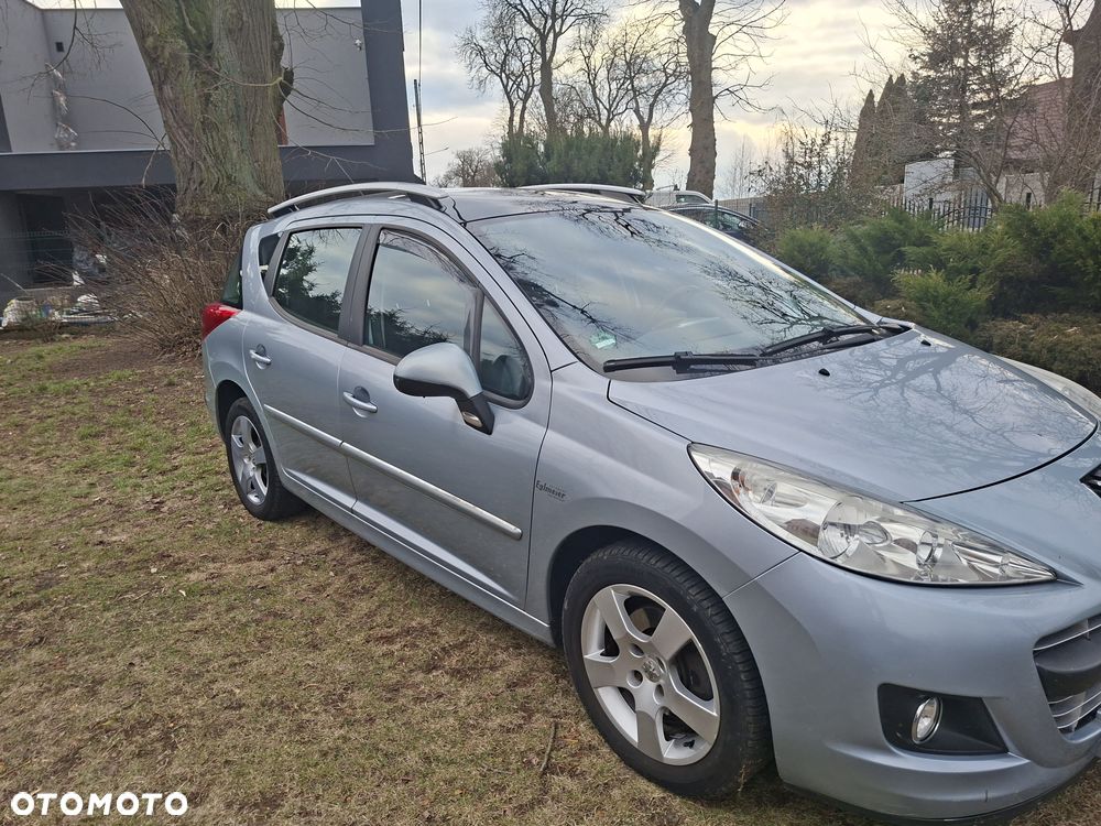 Peugeot 207 - 1