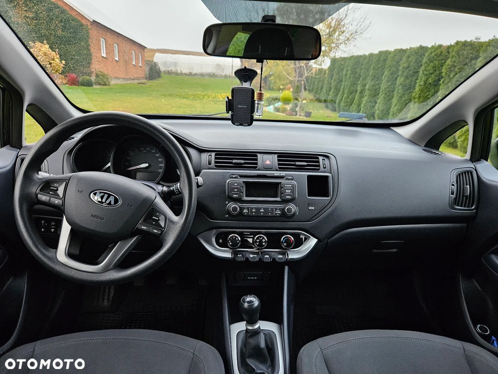 Kia Rio 1.2 L - 10