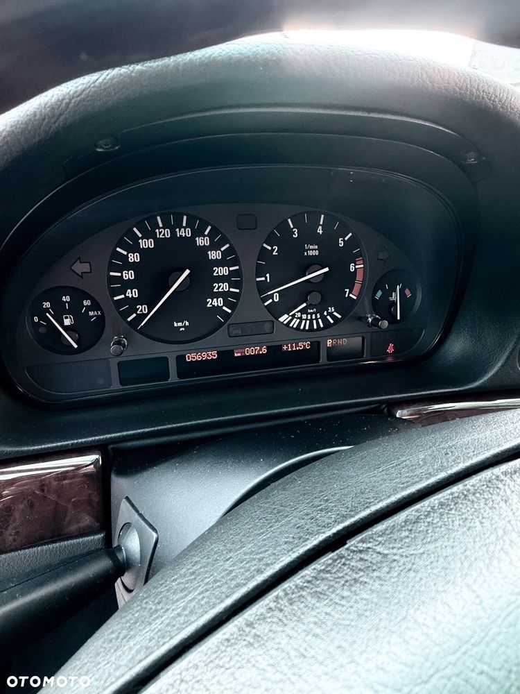 BMW Seria 7 740i - 14