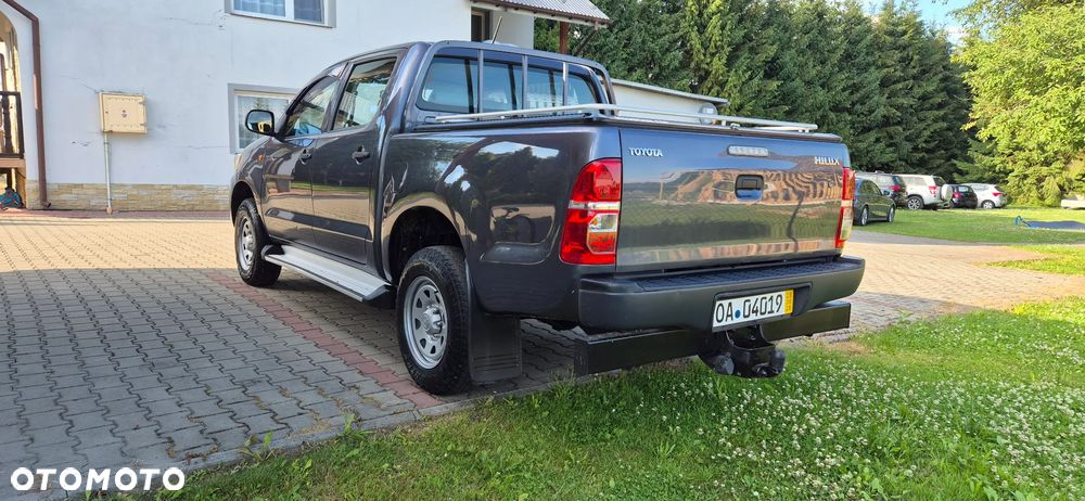Toyota Hilux 4x4 Double Cab - 11