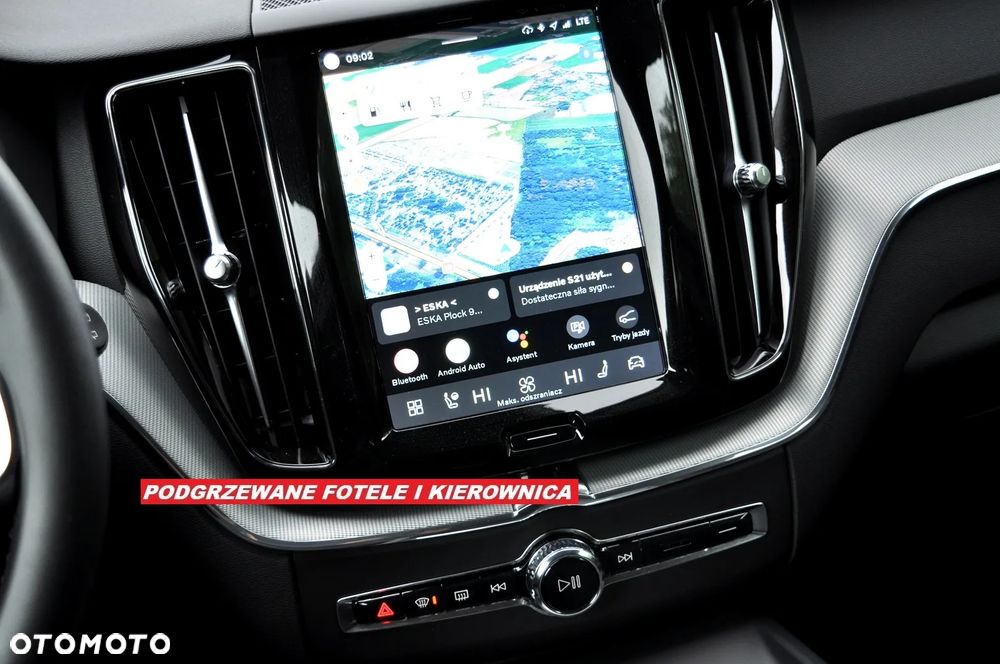Volvo XC 60 B4 D Plus Dark - 18