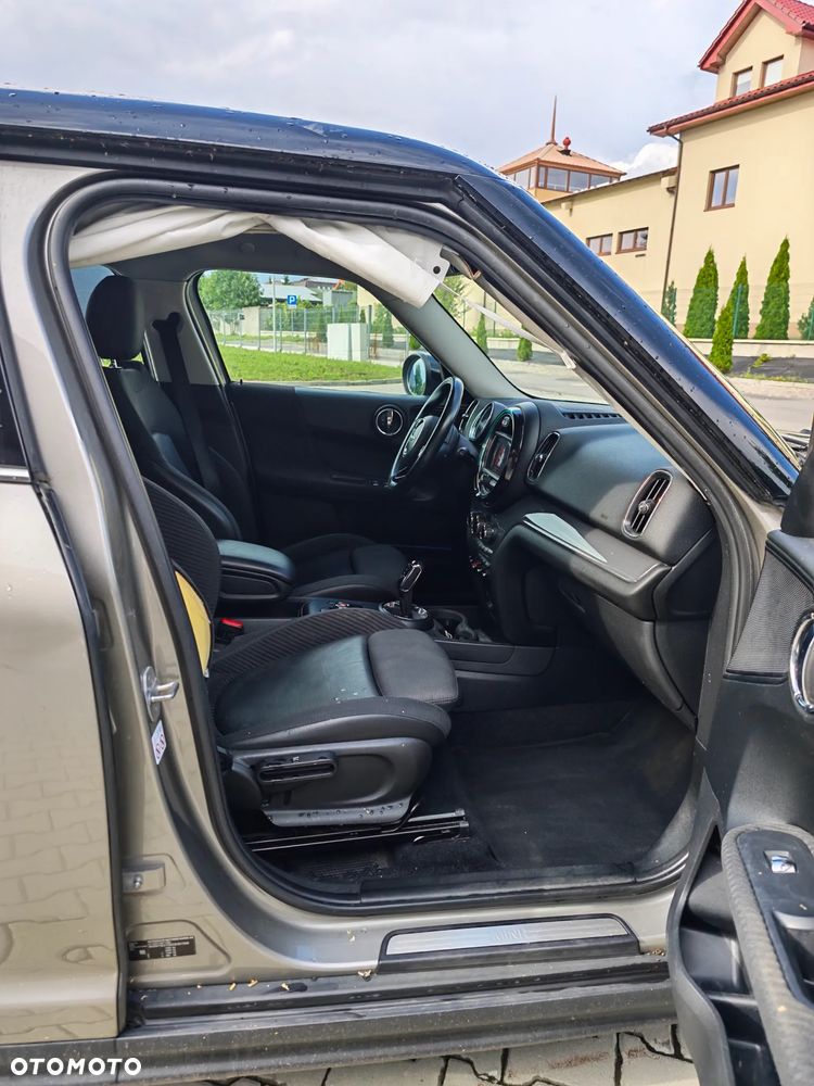 MINI Countryman Cooper Essential Trim - 24