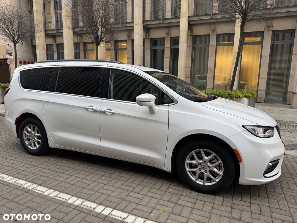 Chrysler Pacifica - 4