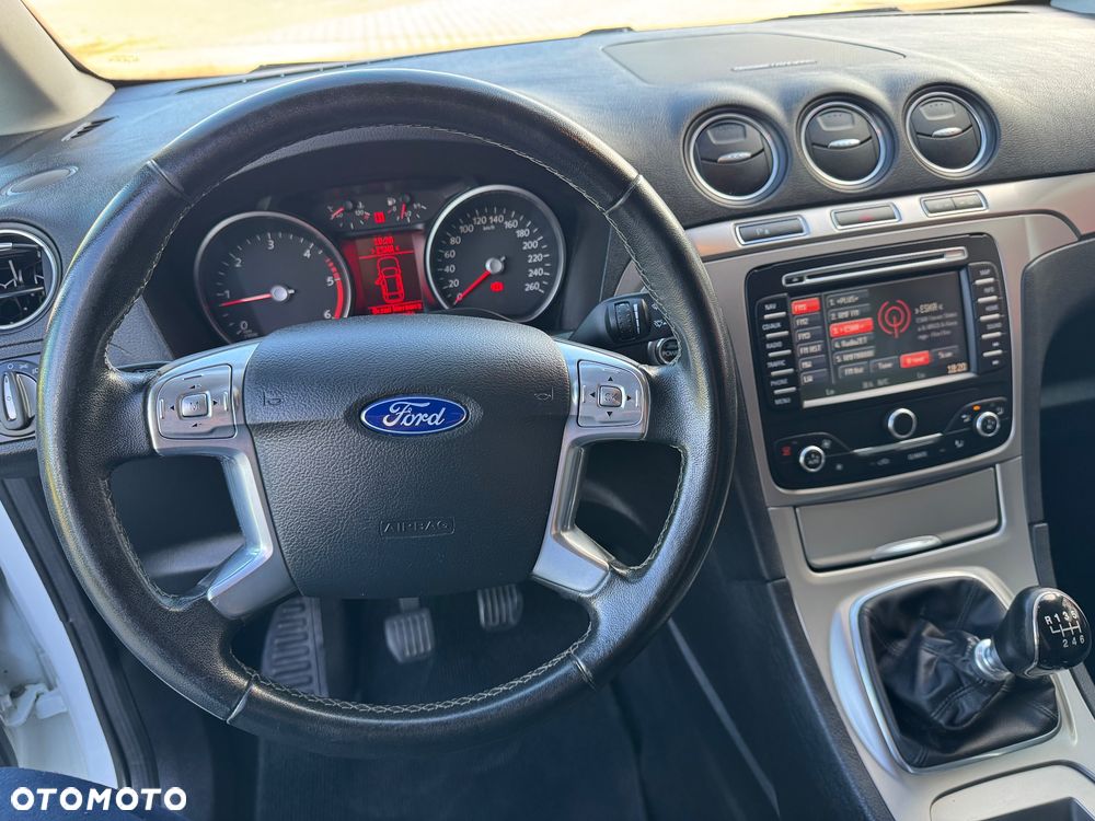 Ford Galaxy - 9
