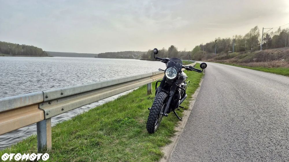Triumph Bonneville - 11