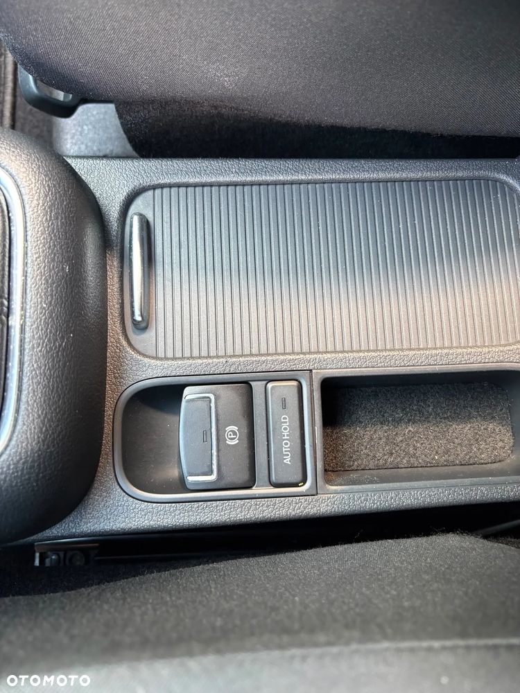 Volkswagen Tiguan - 27