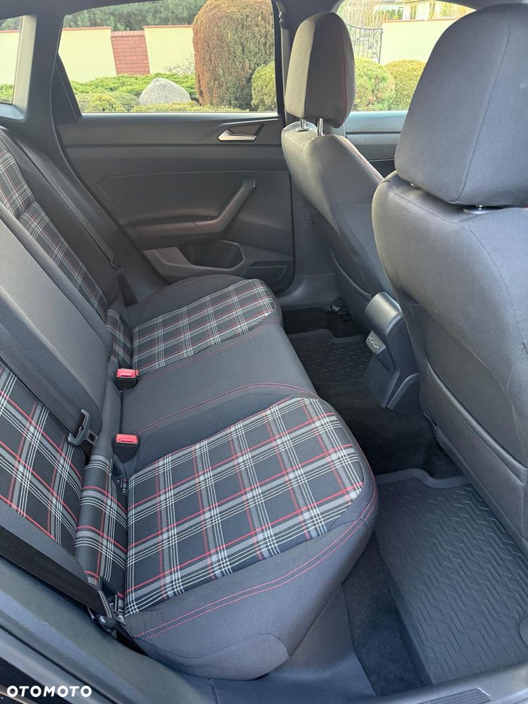 Volkswagen Polo - 16