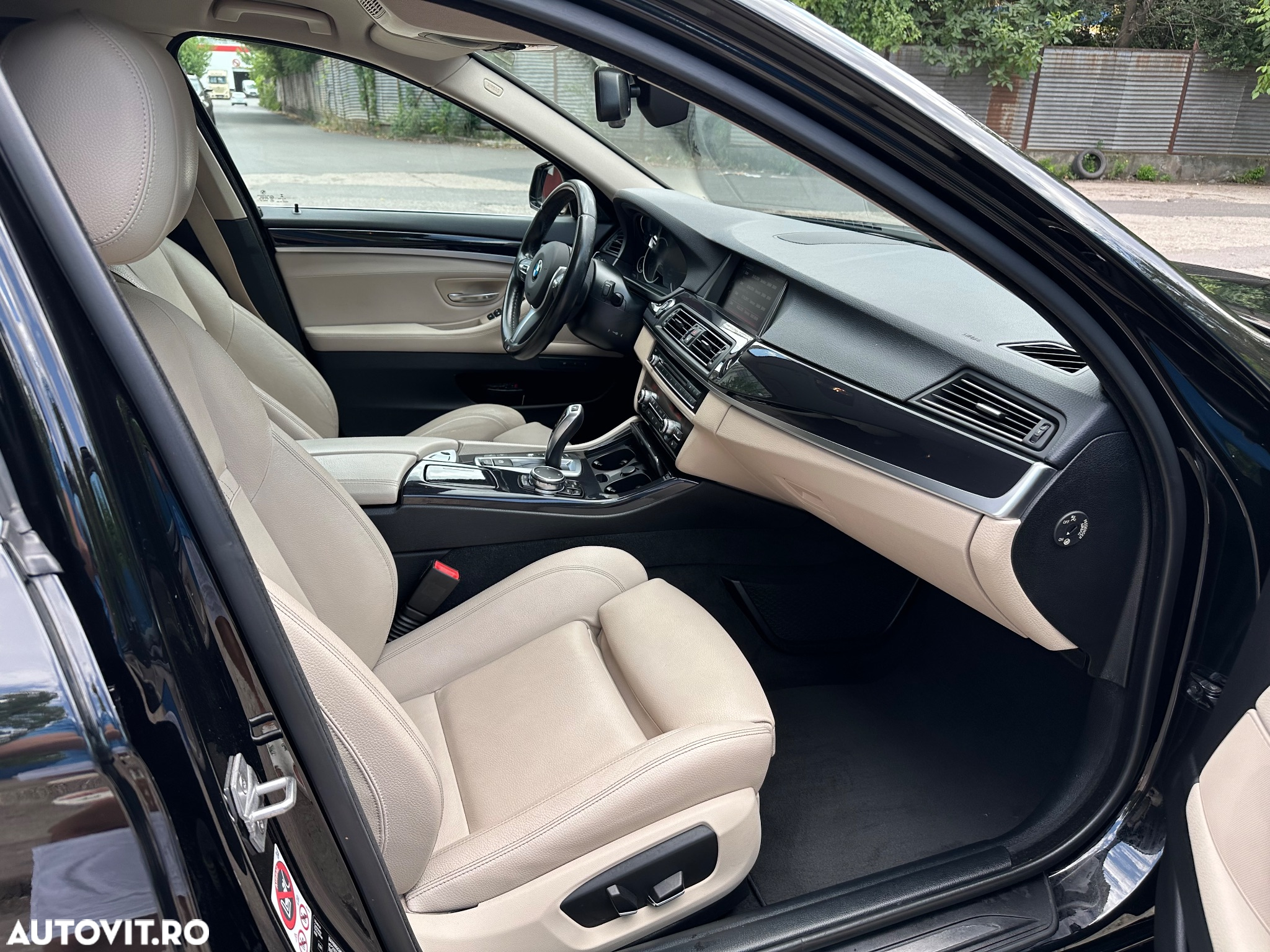 BMW Seria 5 525d xDrive AT - 9
