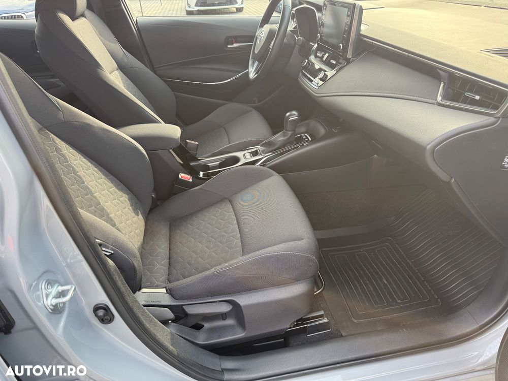 Toyota Corolla 1.8 Business Edition - 23