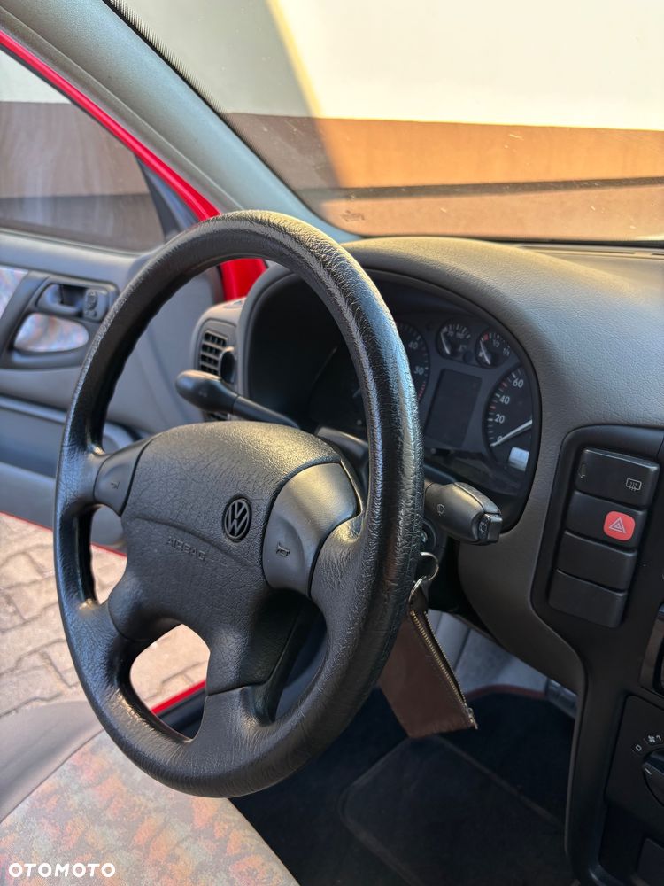 Volkswagen Polo - 32