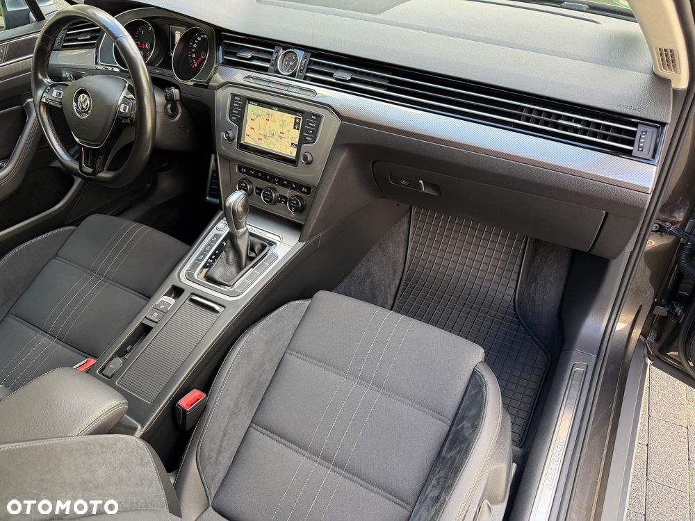 Volkswagen Passat 2.0 TDI SCR (BlueMotion Tech) 4Mot DSG Highline - 24
