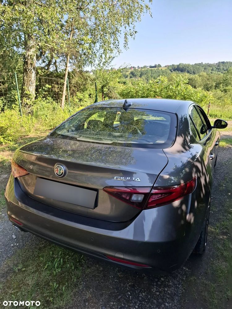 Alfa Romeo Giulia 2.2 D Turbo - 11
