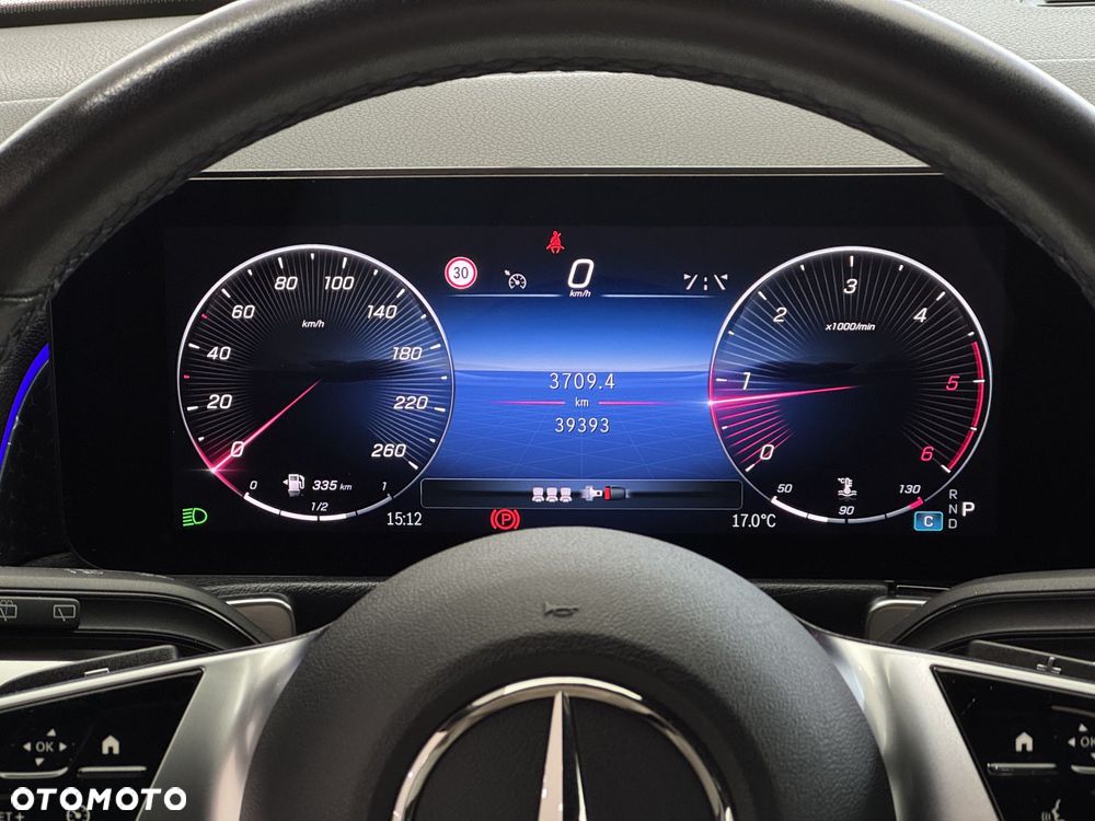 Mercedes-Benz GLB - 16