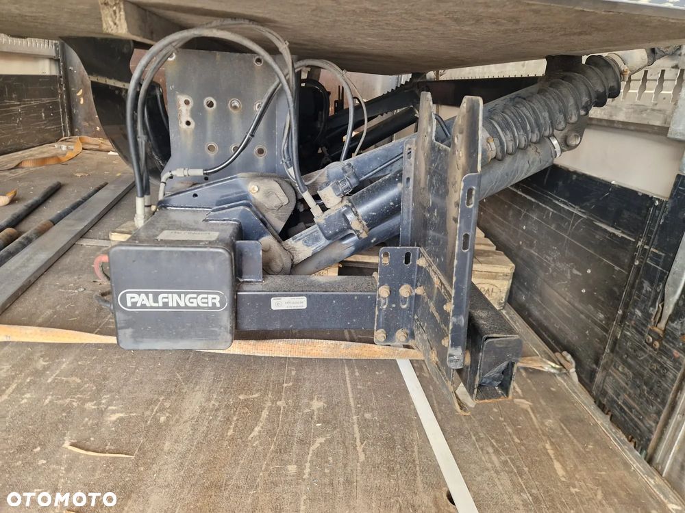 Kontener Zabudowa IVECO Plandeka Winda 6.16x2.47x2.56 - 12