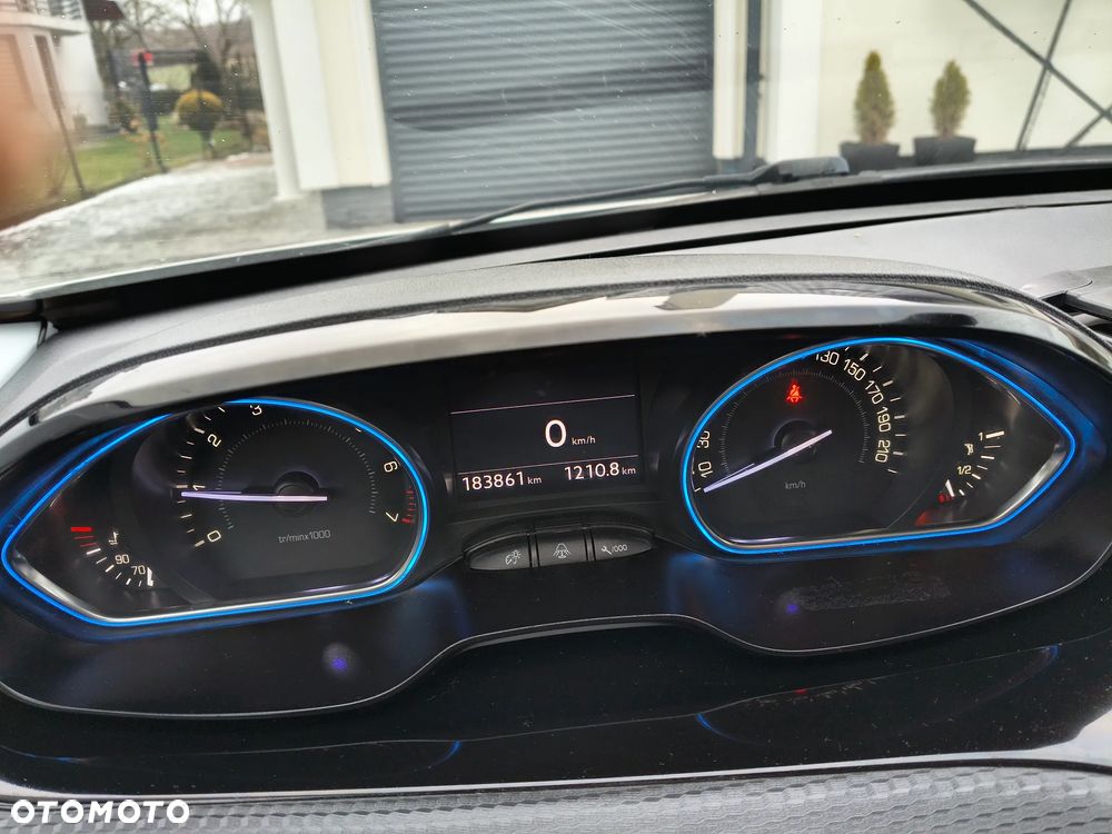 Peugeot 2008 120 VTI Allure - 6