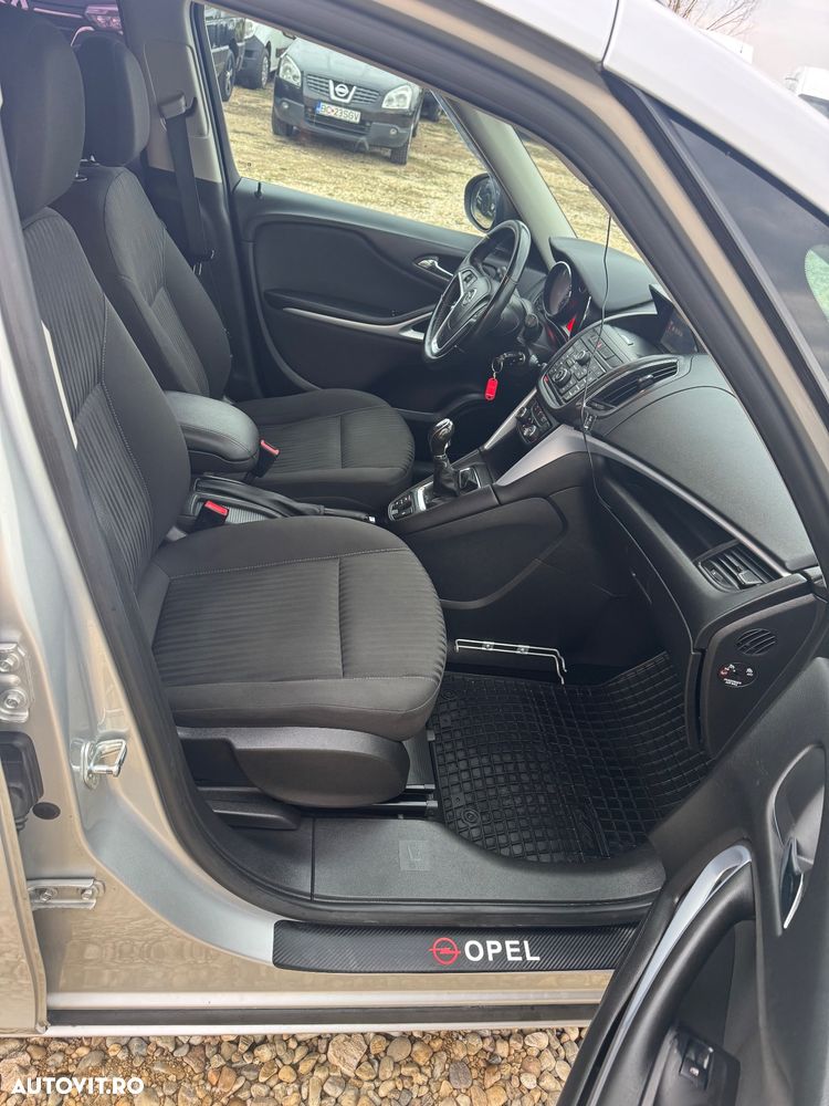 Opel Zafira - 12