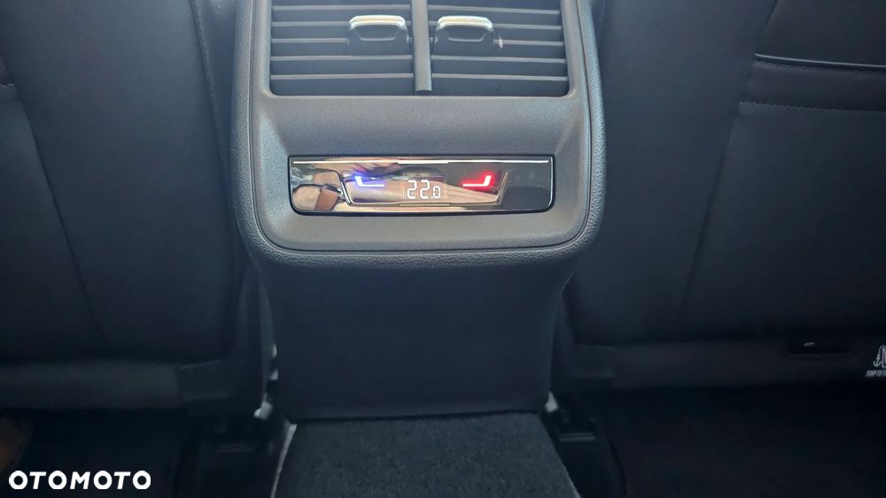 Volkswagen Passat - 28