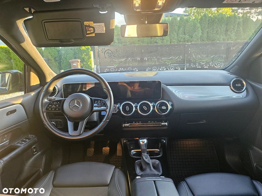 Mercedes-Benz Klasa B 180 d AMG Line - 17