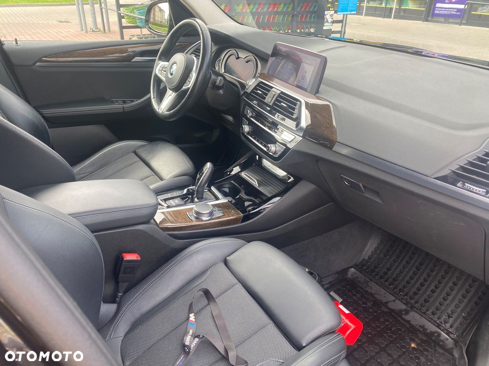 BMW X3 xDrive30i GPF Luxury Line - 8