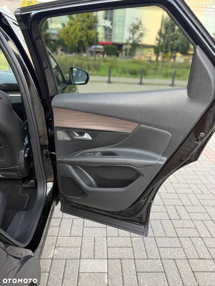 Peugeot 3008 1.6 PureTech GT Pack S&S EAT8 - 17