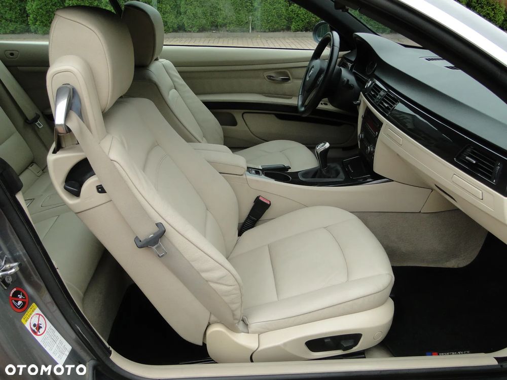 BMW Seria 3 320i - 24