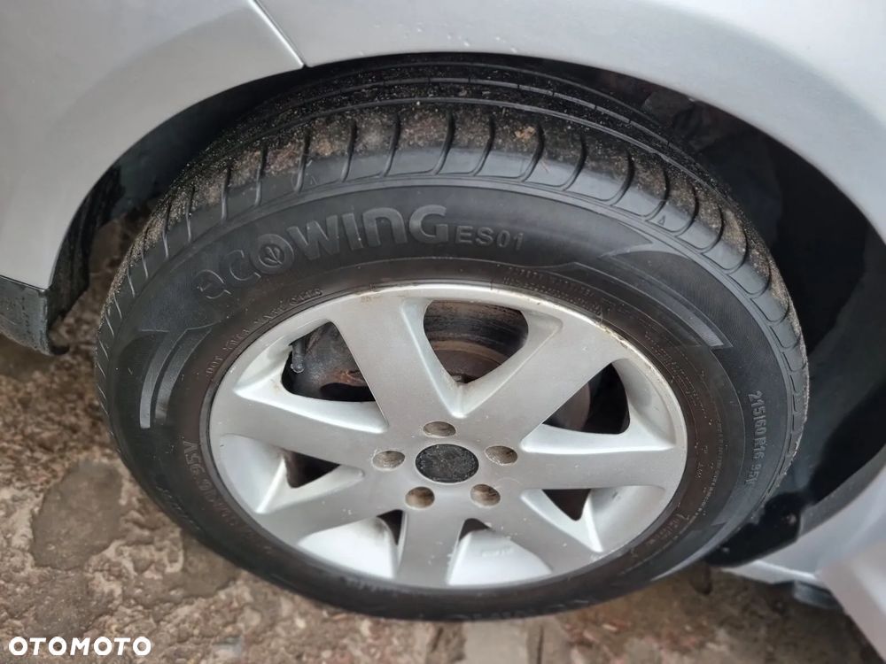 Volkswagen Touran - 14