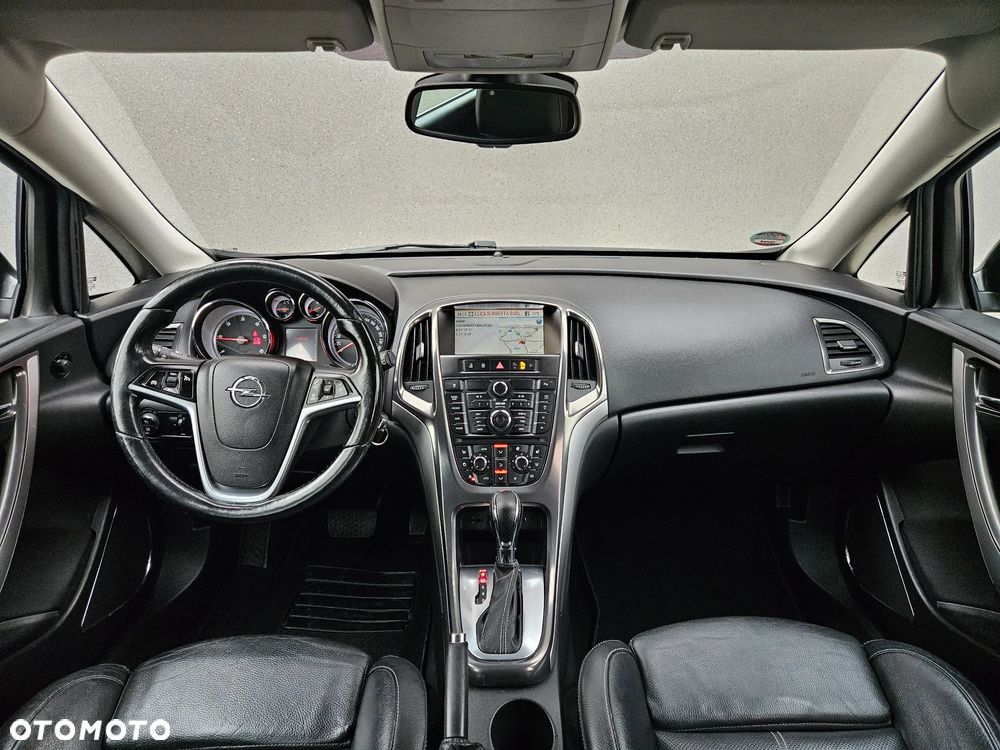 Opel Astra 2011 photo 5